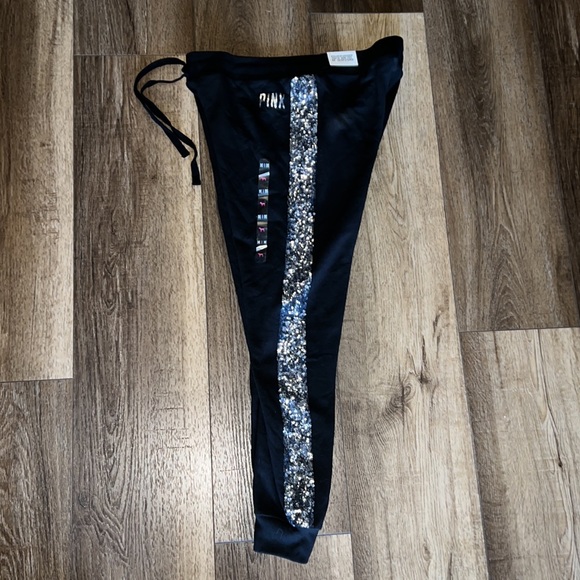 VS Pink Black Set with Sequins 🌹🌹 - Picture 7 of 13